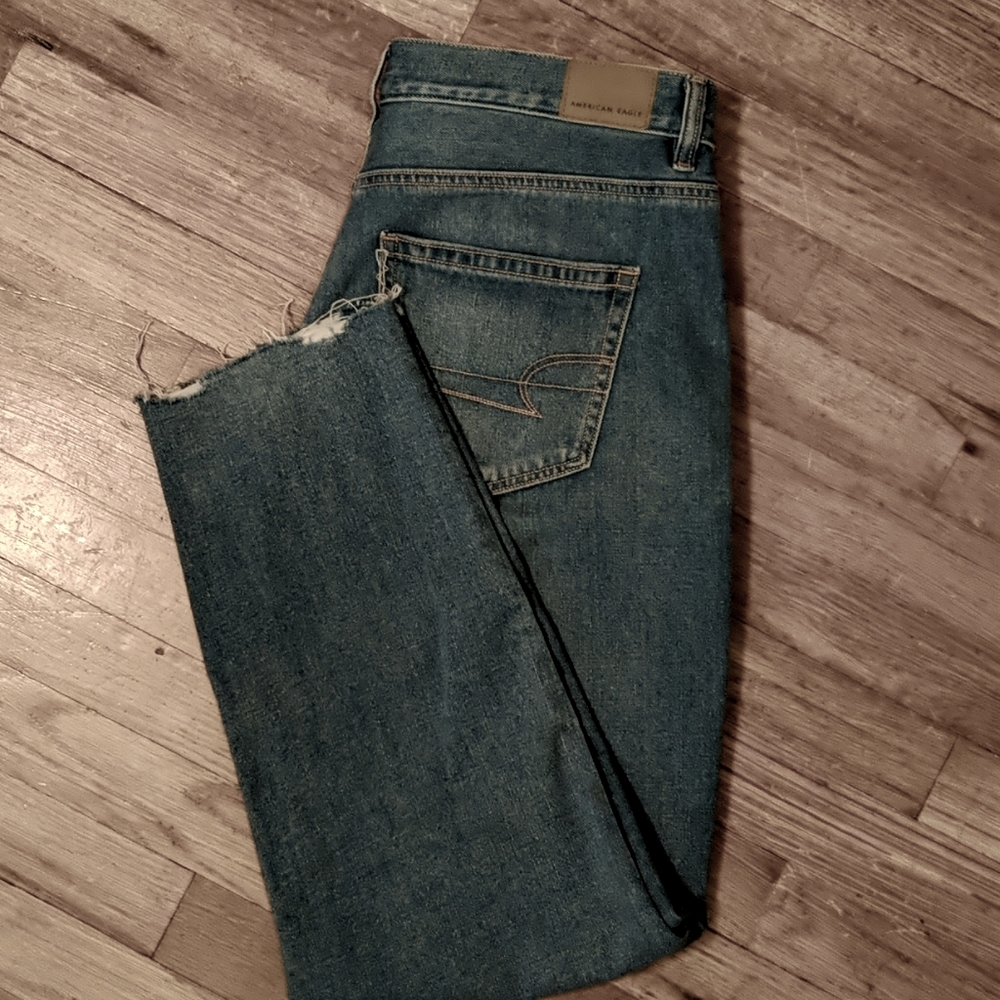 NWOT American Eagle Mom Jean